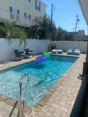 Beach Breeze 3, pet friendly, walking distance to Atlantic Ocean free parking